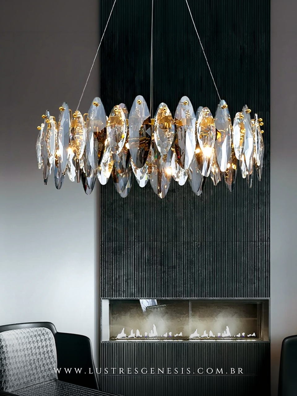 Lustre Redondo Moderno Dom com Cristais em P&eacute;tala 15x E14